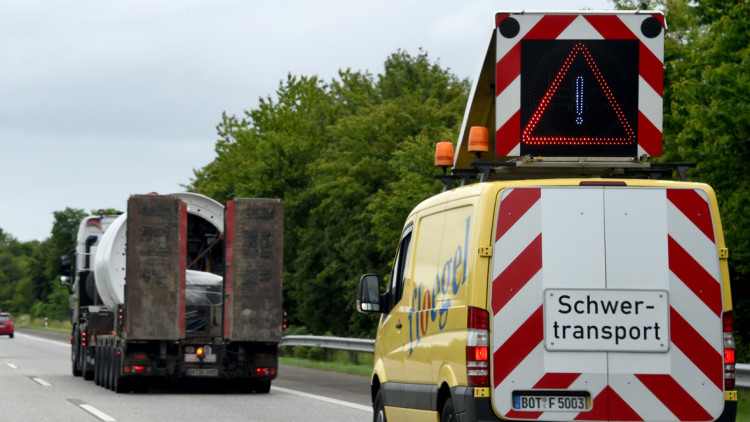 Neuregelung bei Schwertransporten entlastet Polizei