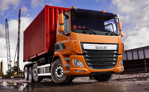 DAF präsentiert Euro-6-Vierachser: Neue niederländische Tausendfüßler