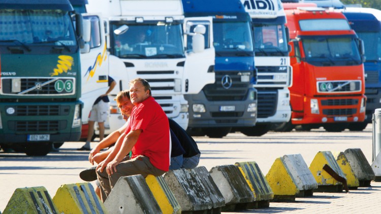 Fahrer am Parkplatz