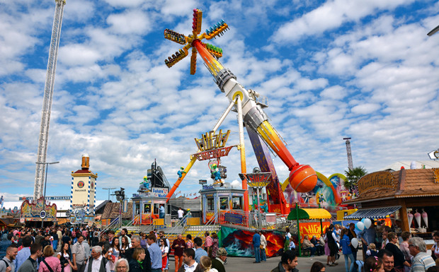 Oktoberfest Spezial: Schaustellerfamilie Kaiser unterwegs