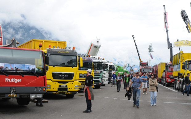 Schweizer Trucker feiern in Interlaken