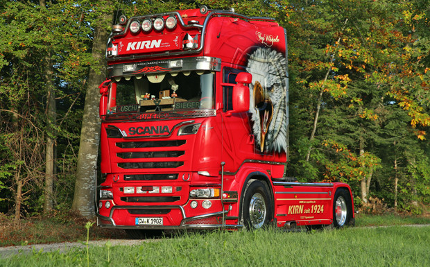 Siegfried Gutekunst auf dem neuen Kirn-Showtruck