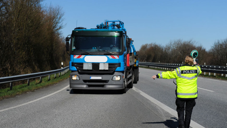 "Schlechtes Gefühl" – Bulgare meldet kaputten Laster und verliert Job