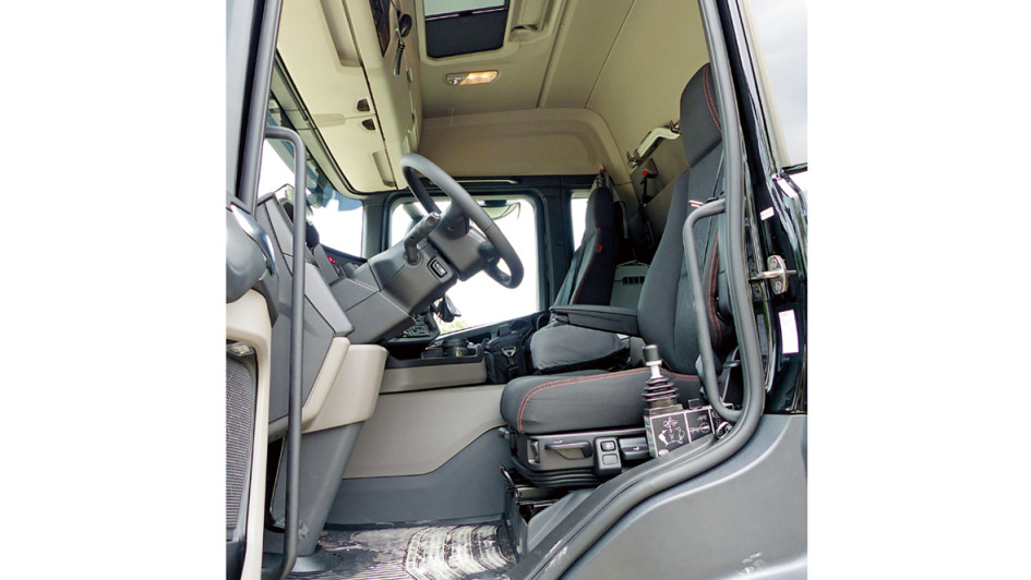 Scania XT 450 Test Interieur