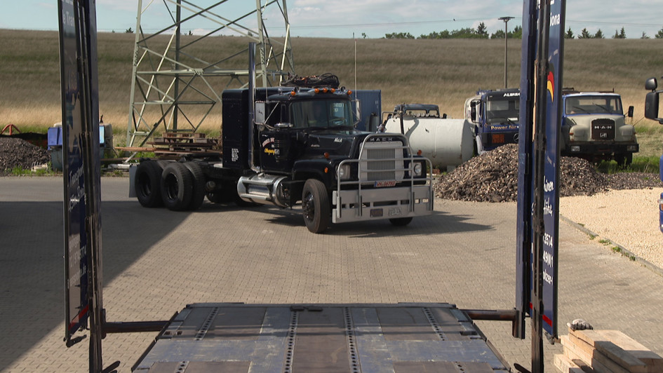 Mack Rubber Duck Tieflader