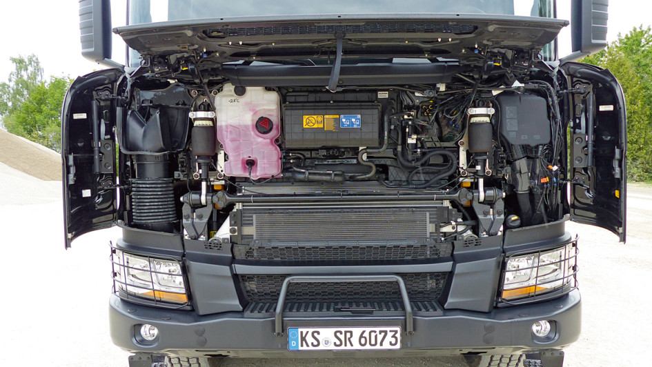 Scania XT 450 Test Wartungsklappe