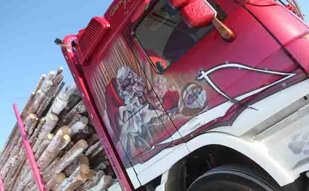 Showtruck Rotkaeppchen-Sisu